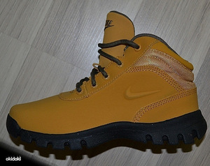 Uued laste Nike tossud, suurus 29,5 (2 foto / 2)
