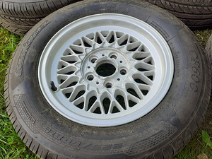 BMW E32/E34 15" veljed + rehvid (4 foto / 6)