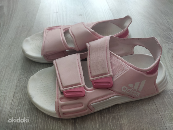 Adidas sandaalid
