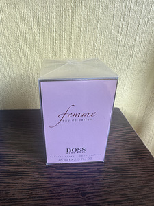 HUGO BOSS (1 фото из 2)