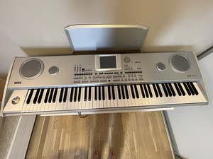 Korg PA 588 (1 foto / 2)