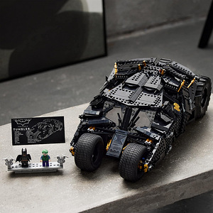 LEGO DC Batman Batmobile Tumbler 76240 (5 foto / 5)