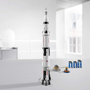LEGO NASA Apollo Saturn V {Reissue} 92176 (6 foto / 7)