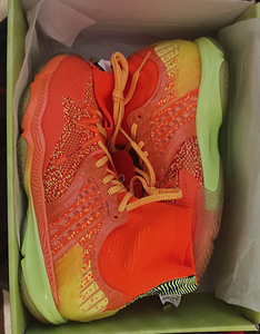 Sulgpalli jalatsid Li-ning 44 (1 foto / 3)