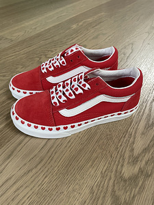 maroon high top vans