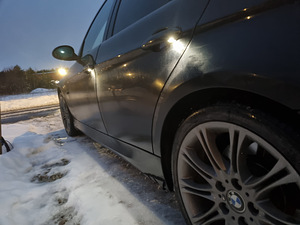 BMW e90 330xd 2007 (12 foto / 14)