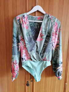 Guess body XS. Uus. (1 foto / 3)