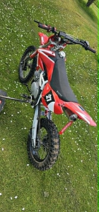 Кроссовый мотоцикл 140cc Nitro (4 фото из 6)