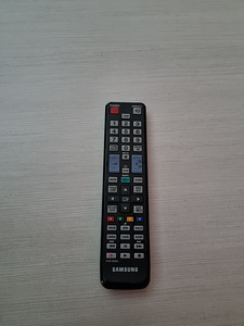 Samsung UE40D5000 40" (6 фото из 6)