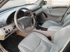 Mercedes Benz C180 2.0 95kW Бензин/Механика (7 фото из 9)