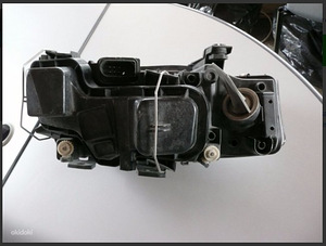 Esituli vasak Audi A6, A6 Allroad (C5) ( 1997-2005) (2 foto / 3)