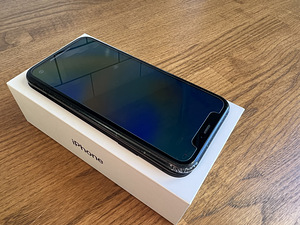 iPhone хр 64гб (3 фото из 9)