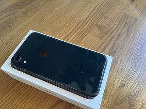 iPhone хр 64гб (7 фото из 9)