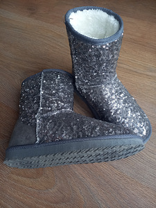 Uued UGG stiilis saapad nr 36 (2 foto / 3)