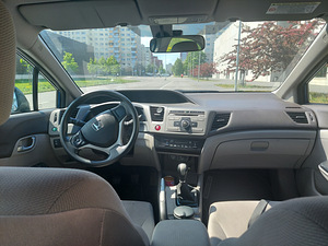 Honda Civic 1.8 МКПП Бенц 2012 (2 фото из 7)