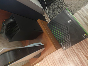 Xbox series x 1tb (1 foto / 2)