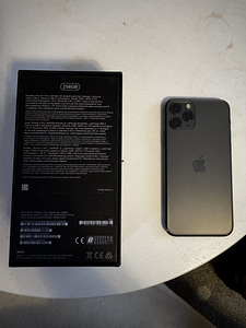 iPhone 11 Pro 256 Gb (varuosad) (3 foto / 4)