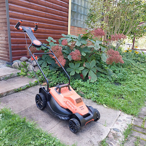 BLACK+DECKER juhtmega muruniiduk 1800W (1 foto / 2)