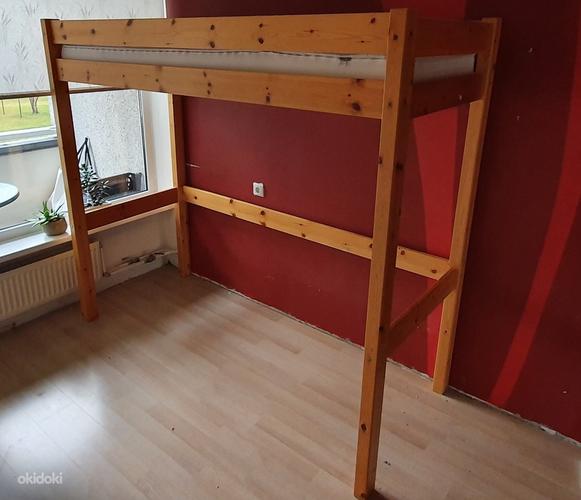 Двухъярусная кровать с лестницей + матрас (фото #1)