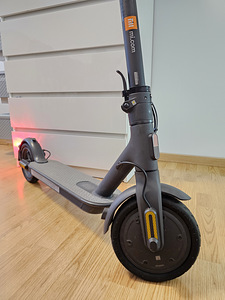 Xiaomi Mi Electric Scooter 1S (1 foto / 9)