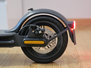 Xiaomi Mi Electric Scooter 1S (6 foto / 9)