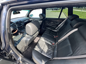 BMW 530d manuaal (7 foto / 9)