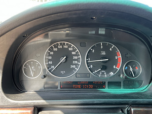 BMW 530d manuaal (8 foto / 9)