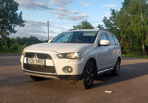 Mitsubishi Outlander (1 foto / 11)