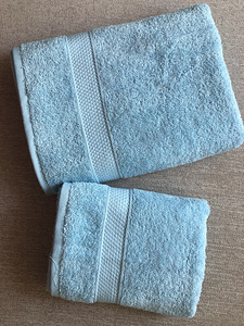 2 rätikust koosnev komplekt: vann 70/130 ja käte/näo jaoks