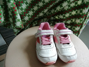 Reebok s. 22, vilkuvad (2 foto / 3)