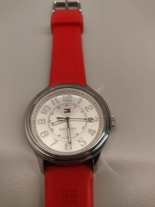 Tommy Hilfiger käekell (1 foto / 3)