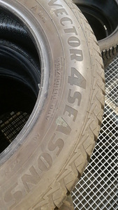 Goodyear 215/60 R16 (2 foto / 2)