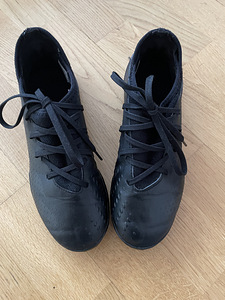 Бутсы Adidas (2 фото из 3)
