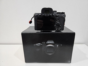 Sony A7RV kaamera (Lisaks müüa erinevaid objektiive). (2 foto / 2)