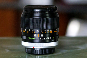Canon FD 100mm/2.8 S.S.C (1 foto / 2)