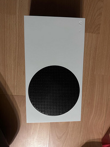 Peaaegu uus xbox seeria s 512gb. (2 foto / 3)