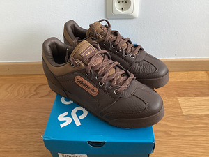 Кроссовки Adidas (3 фото из 3)