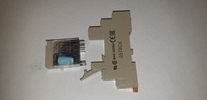 Omron releed pesaga 24V DC - 10tk komplekt (1 foto / 3)