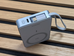 UGREEN PB773 Qi2 25W akupank Power Bank 10000mAh (3 foto / 9)
