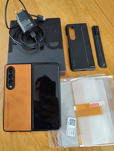 Samsung fold 4 12/256 GB (2 foto / 6)