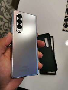 Samsung z fold 3 очень хороший серебристый 256gb (2 фото из 4)