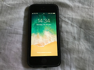 iPhone 5S 16Gb Черный (1 фото из 2)