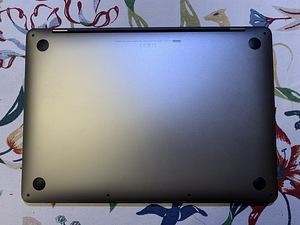 MacBook Pro (13-inch, 2019, Two Thunderbolt 3 ports) (1 foto / 5)
