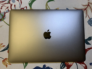 MacBook Pro (13-inch, 2019, Two Thunderbolt 3 ports) (5 foto / 5)