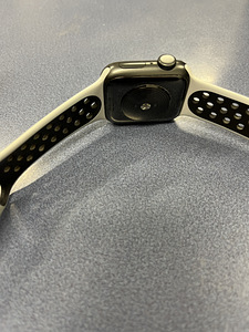 Apple Watch SE GPS, 40mm Space Gray Aluminum case Sport Band (2 foto / 2)