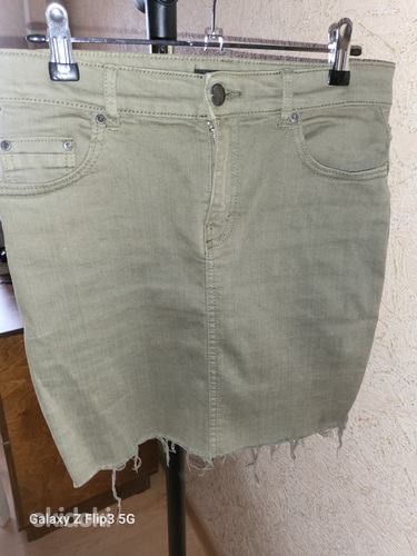 Продам 2 джинсовые- стильные юбки (фото #2)