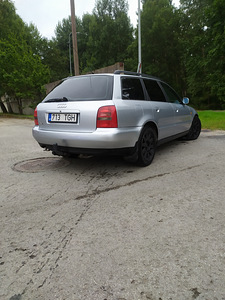 Audi a4 (5 foto / 6)