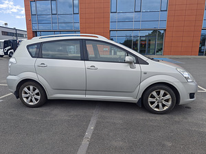 Toyota Corolla Verso (3 foto / 9)