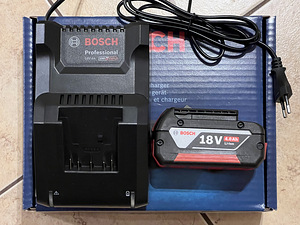НОВЫЙ! BOSCH ЗАРЯДНОЕ УСТРОЙСТВО GAL18V-40 + АККУМУЛЯТОР 4,0 (4 фото из 4)