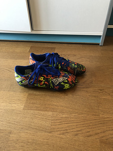 Jalgpalliputsad Adidas Messi r.36 (2 foto / 2)